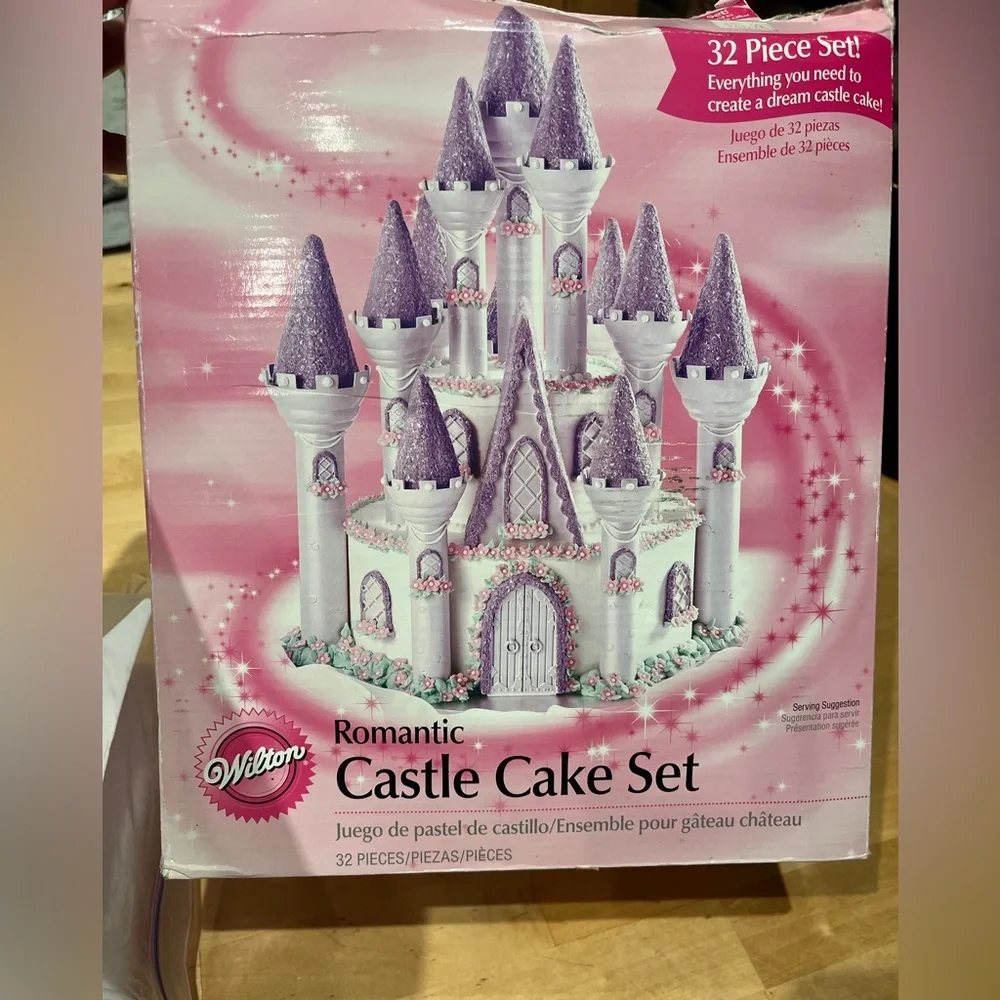 Wilton Romantic Castle Cake Set (DIY cake kit)